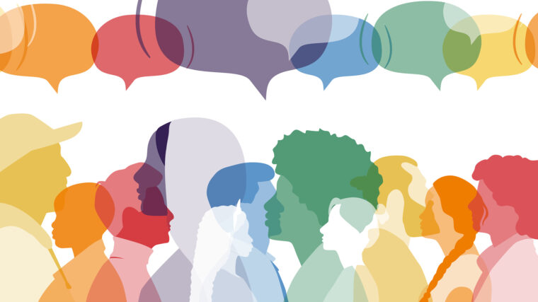 Piirrettyjä ihmishahmoja ja puhekuplia.